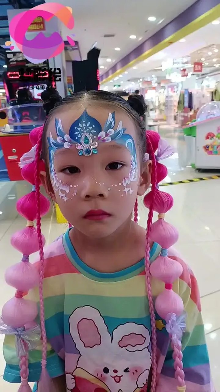 郑州世纪城商场暖场彩绘抖音视频